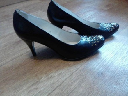 Новые, не ношеные туфли женские, длина стельки 25,5 см. Цвет темно коричневый ил. . фото 3