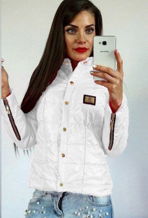 женская куртка отличного качества. цвет белый р. 46 полномер. плащевка-синтепон . . фото 2