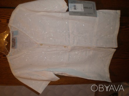 блуза пиджак летняя  белая с вышивкой по ткани 55%лен ;45% район,фирма Fane Ashl. . фото 1