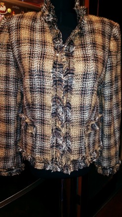 Симпатичный пиджак 48р.в очень хорошем состоянии,бежево-коричневый с люрексом,в . . фото 6