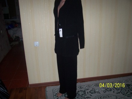 деловой евро костюм Milan/ пишется размер 9.идёт на 46/48 размер.красивый кардиг. . фото 2