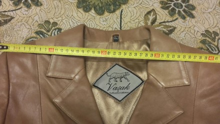 Продаю кожаное женское пальто в отличном состоянии. Размер L. качественное, фирм. . фото 10