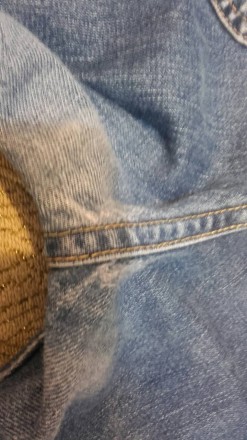 Фирменные джинсы, состояние отличное, сзади между ногами немножко протертые (пра. . фото 4