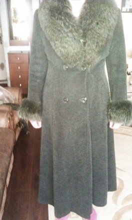 Пальто женское зимнее - стриженная лама, размер L (48). Без потертостей и повреж. . фото 2
