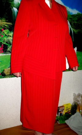 діловий костюм на високу статну жіночку 52розміру. Легка  червона тканина в тоне. . фото 3
