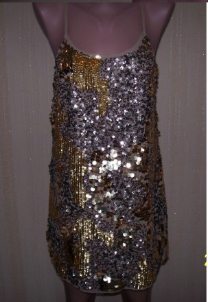 шикарное нарядное фирменное платье Италия. всё в паетках.идёт от 46 по 48 размер. . фото 2