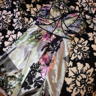 Продам милое платье Uttam Boutique, размер М, сверху расшитое пайетками, состав . . фото 2