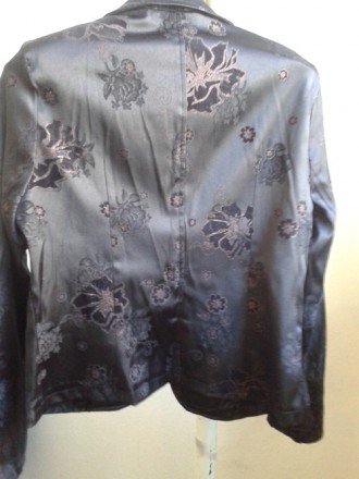 Продается женский пиджак MISS FRENDY fashion, почти новый, 
черный атлас с наби. . фото 3