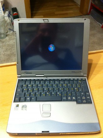 б/у ноутбук Fujitsu-Siemens LifeBook B-2131: Celeron 400Мгц, Ram 192mb, HDD 6,4G. . фото 2