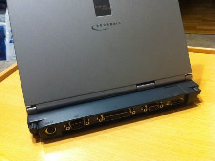 б/у ноутбук Fujitsu-Siemens LifeBook B-2131: Celeron 400Мгц, Ram 192mb, HDD 6,4G. . фото 6