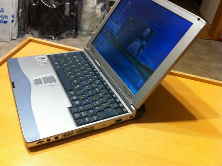 б/у ноутбук Fujitsu-Siemens LifeBook B-2131: Celeron 400Мгц, Ram 192mb, HDD 6,4G. . фото 5