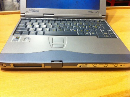 б/у ноутбук Fujitsu-Siemens LifeBook B-2131: Celeron 400Мгц, Ram 192mb, HDD 6,4G. . фото 3