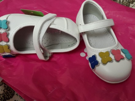 Нарядные белые туфельки для маленьких принцесс, которые будут красиво смотреться. . фото 5