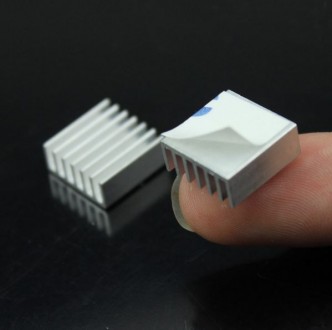 Радиатор алюминевый для микросхем самоклеющийся

подходит для чипов на v56 v59. . фото 4