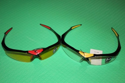 Спортивні окуляри зроблені з якісного пластику.
Оправа: пластик.
Лінзи: пласти. . фото 3