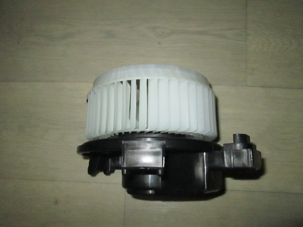 Электровентилятор отопителя - мотор печки Хонда  CR-V с 06- и  Accord с 08- , То. . фото 2