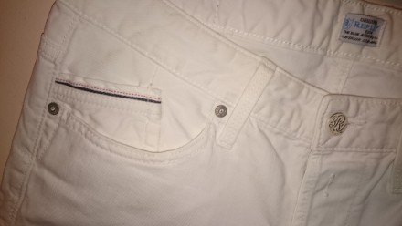 Роскошные белые джинсы от известнейшего итальянского бренда Replay. Качественный. . фото 2