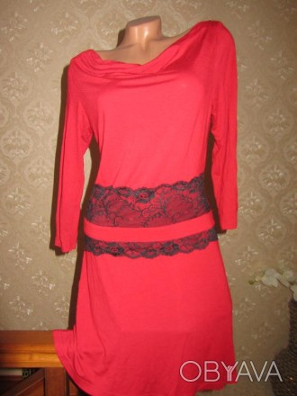 Красное трикотажное платье. размер 44/46. в отличном состоянии без дефектов.
Пр. . фото 1