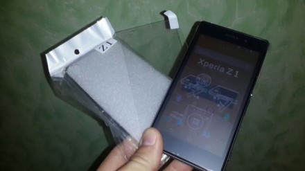 Sony Xperia Z1 (C6902) черный новый в наличии + силиконовый чехол бампер + защит. . фото 5