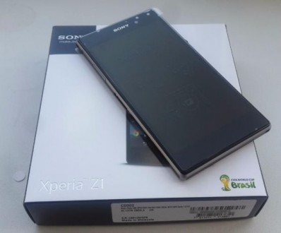 Sony Xperia Z1 (C6902) черный новый в наличии + силиконовый чехол бампер + защит. . фото 3