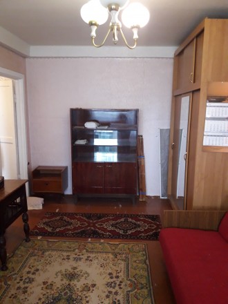 Отличная 1 комнатная квартира, в кирпичном доме, не угловая тёплая, с мебелью.фе. Киевский. фото 2