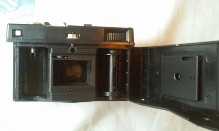 Фотоаппара новый продаётся с фотоспышкой и в придачу совершенно рабочий фотоаппа. . фото 5