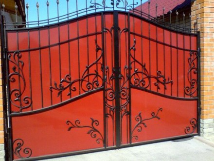 Кованые ворота  хорошо подчеркнут дизайн владельца таких ворот. Каркас 40\25,нап. . фото 4