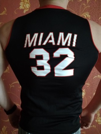 Продам баскетбольну майку Miami. Стан чудовий, матеріал дуже приємний до тіла. Р. . фото 9