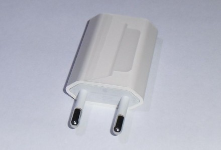 Продам новое оригинальное зарядное устройство Apple для Евро вилки с комплекта. . . фото 3