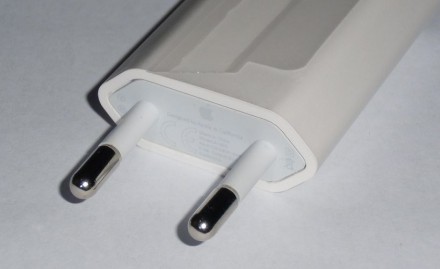 Продам новое оригинальное зарядное устройство Apple для Евро вилки с комплекта. . . фото 4
