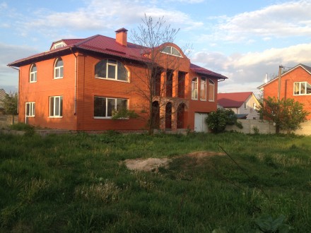 Двухэтажный дом в пгт. Клавдиево, Бородянского района Киевской области, 35 км. о. Клавдиево-Тарасово. фото 3