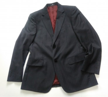 Темно-серый деловой костюм в полоску. Пиджак на 2х пуговицах, 2 распорки, атласн. . фото 10