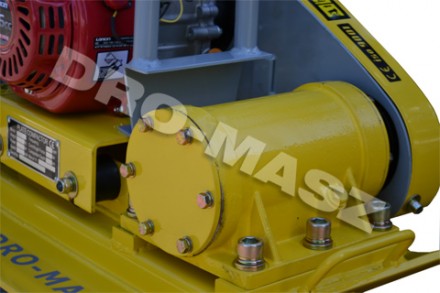 Виброплита бензиновая Dro Masz DRB 120 D обладает операционным весом в 120 килог. . фото 6