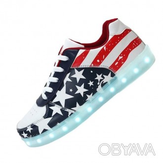 Яркие LED-кроссовки для веселых прогулок

Американский флаг и оригинальное соч. . фото 1