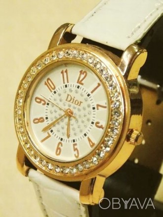 Часы женские наручные Dior со стразами.                         
Характеристики. . фото 1