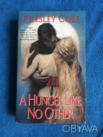 Продам книгу на английском A Hunger Like No Other by Kresley Cole. 

Состояние. . фото 1
