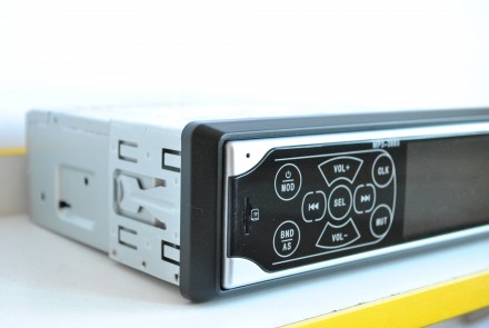 Передняя панель автомагнитолы 
MP3-3883 выполнена в сдержанном стиле и несъемна. . фото 3