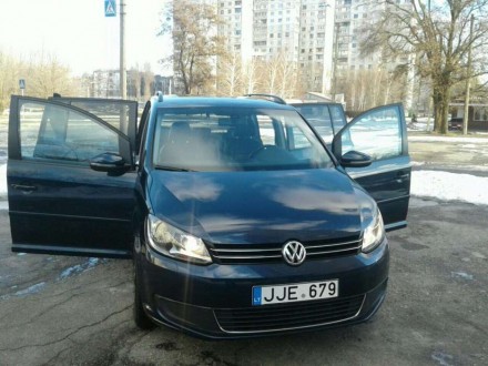Продаю машину Volkswagen Touran 2012 года 10 месяца.В хорошем состоянии.Вложений. . фото 6
