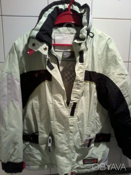 Женская лыжная куртка ATOMIC, размер S, внутри, снаружи и на рукаве имеются карм. . фото 1