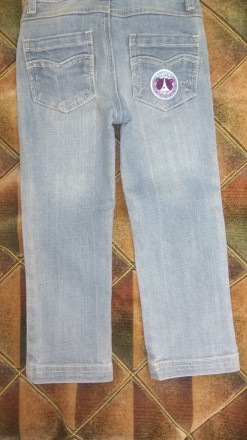 Красивые джинсы для девочки голубого цвета . Размер 104 см. Состояние идеальное.. . фото 3