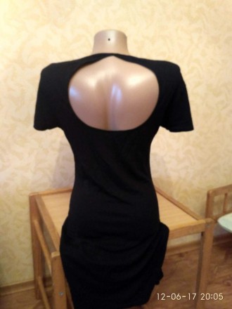 Летнее стрейчевое платье в отличном состоянии без дефектов. На груди и спине бол. . фото 3