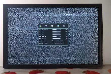 Продам LCD (в народе плазма) телевизор 19" полностью рабочий . Показывает красив. . фото 2
