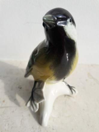 Фарфоровая статуэтка птицы синица
Изг: фабрика Карла Энса (Karl Ens), Германия.. . фото 5