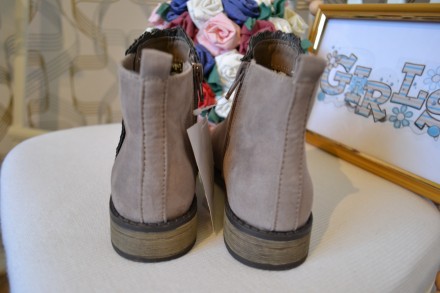 Стильные ботинки C&A на девочку 31 размер
Материал верха - текстиль (заменитель. . фото 3