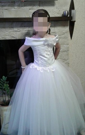 Продается выпускное детское платье в идеальном состоянии, одето один раз.Платье . . фото 2