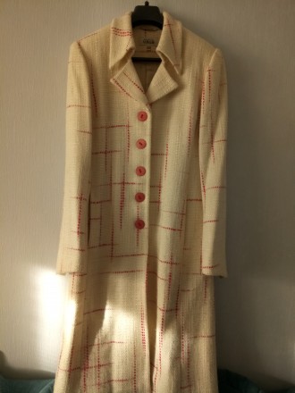 Красивое д\с пальто COLLECTION VAUR из слегка буклированной ткани, молочно-сливо. . фото 4
