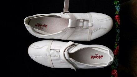 Белые кожаные кроссовки-мокасины, не ношенные, отличного качества. Очень удобная. . фото 4