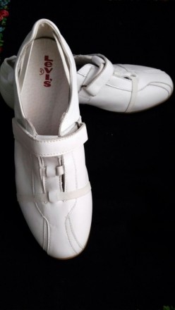 Белые кожаные кроссовки-мокасины, не ношенные, отличного качества. Очень удобная. . фото 2