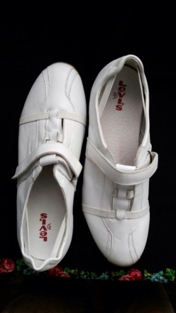 Белые кожаные кроссовки-мокасины, не ношенные, отличного качества. Очень удобная. . фото 3