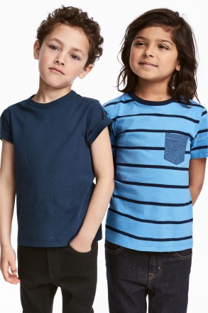 Набор футболок H&M  

100% органический хлопок  

размер 4-6 лет на рост 110. . фото 2